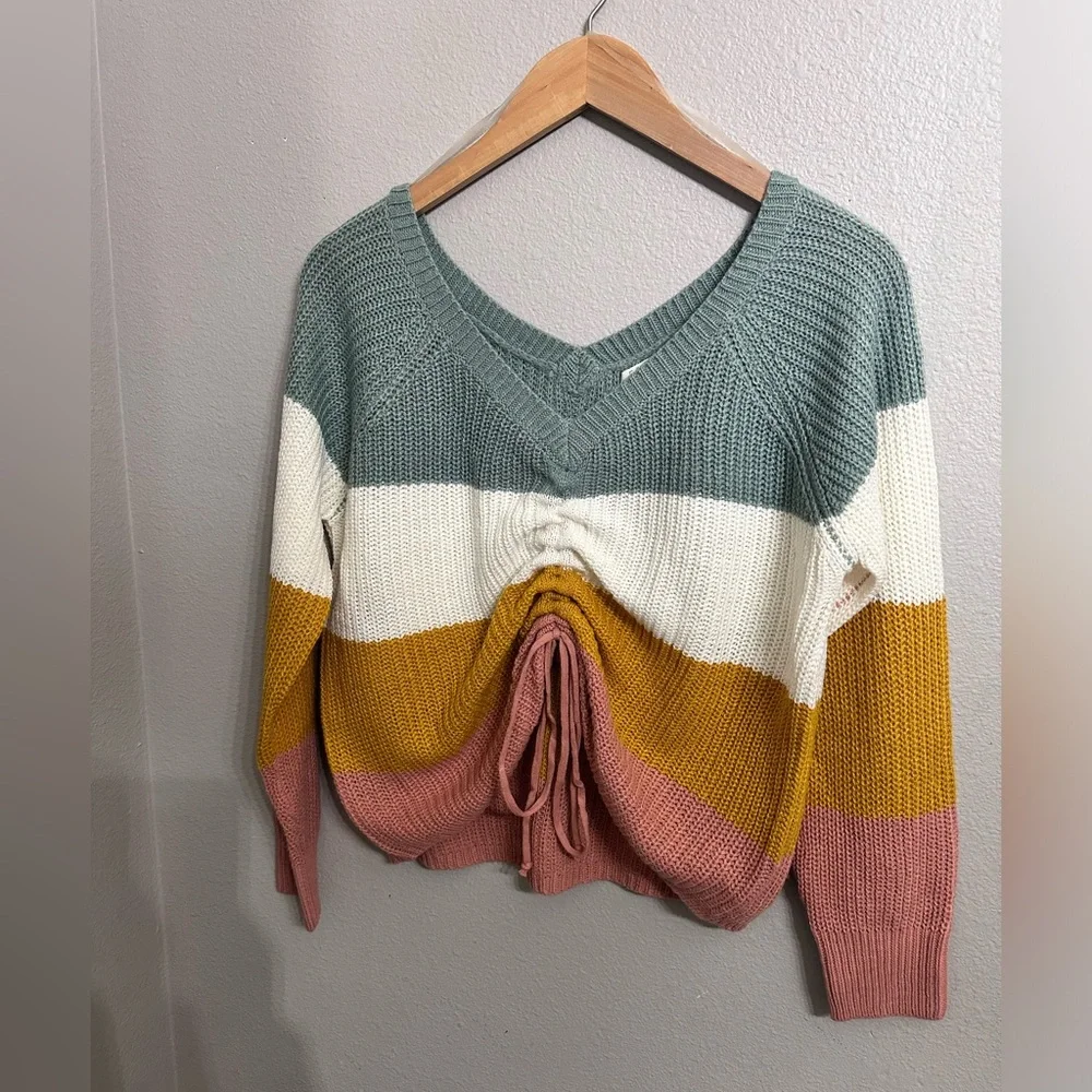 Women’s Full Circle Trends Sweater - Picture 3 of 7